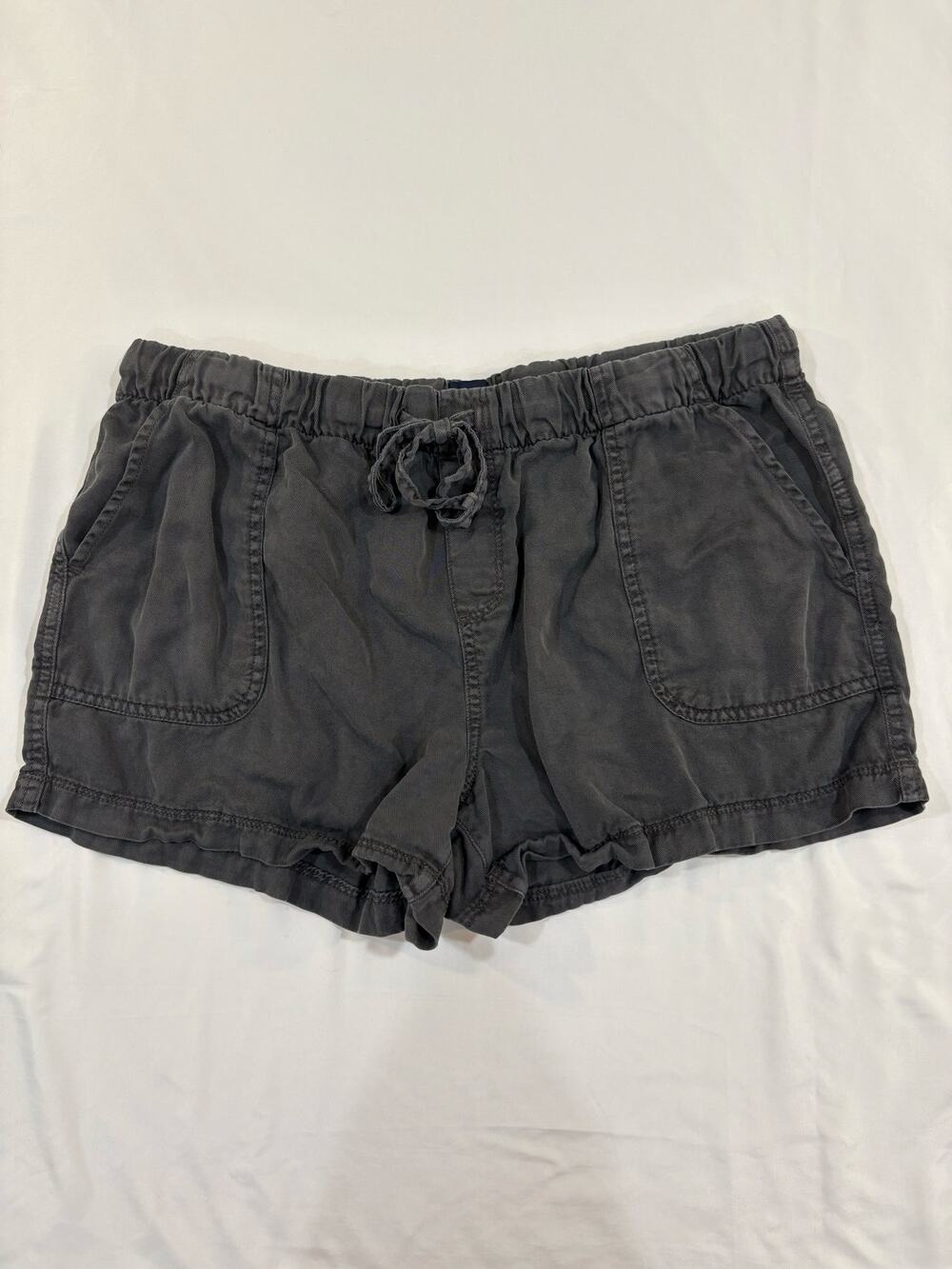 Gap 100% Lyocell Charcoal Gray Size Large Pull On Shorts